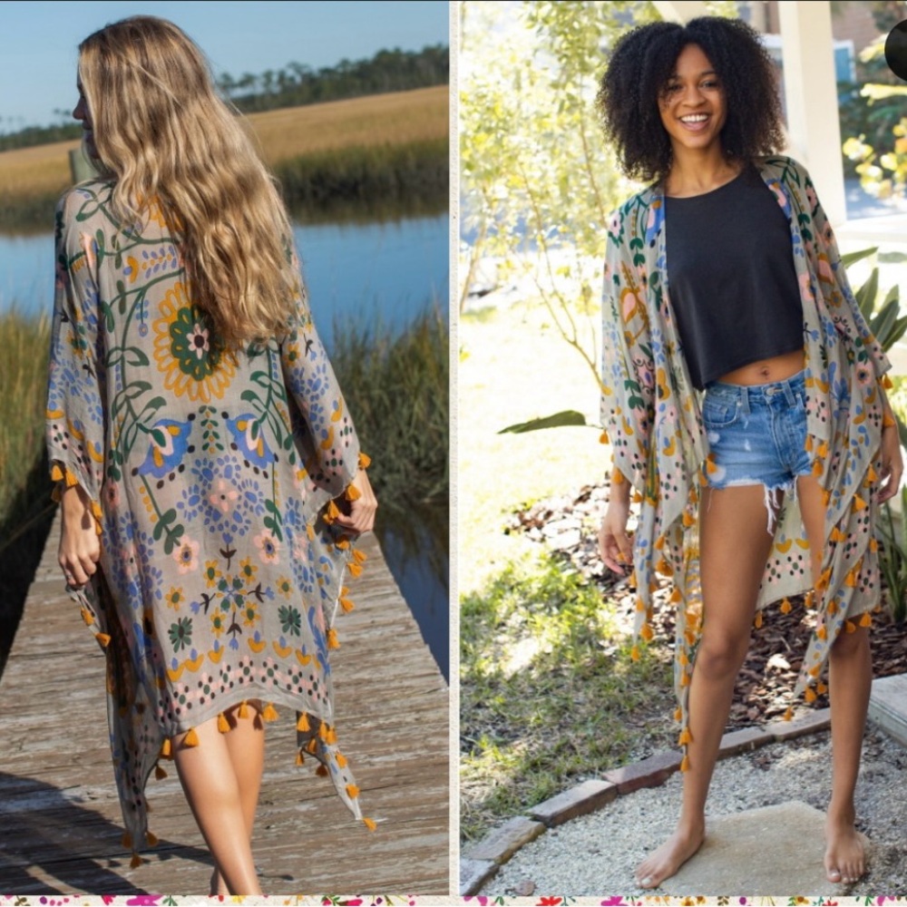 SOLD

One size Kimono, wrap, accessory